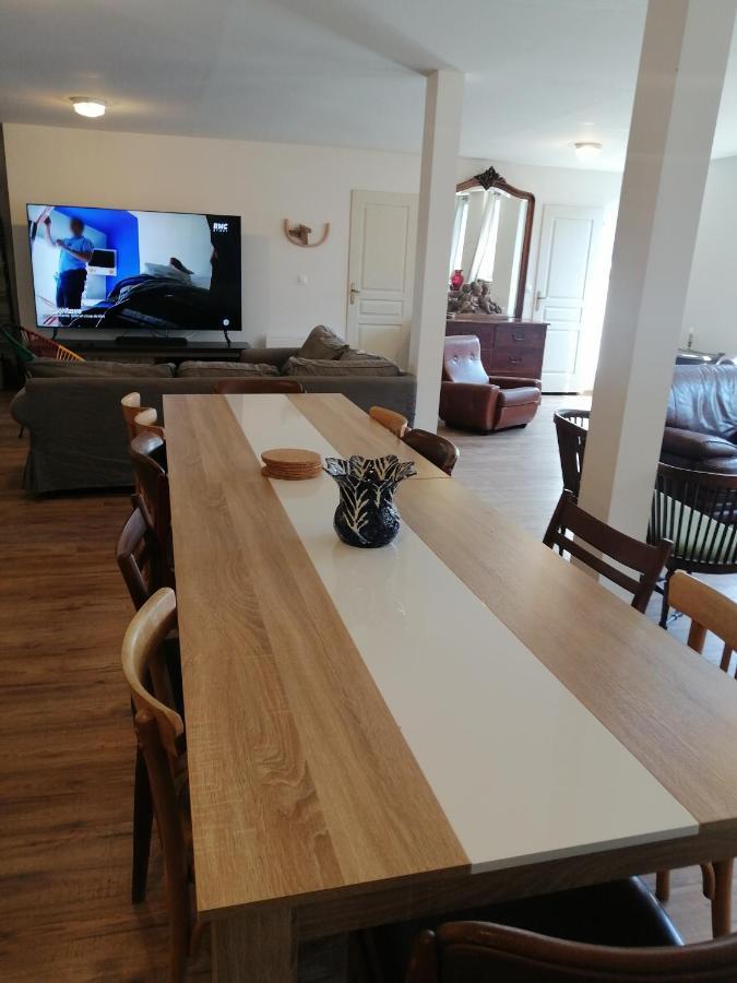 Logement Entier Spacieux Et Confortable A 1 H De Paris Courtenay  Dış mekan fotoğraf
